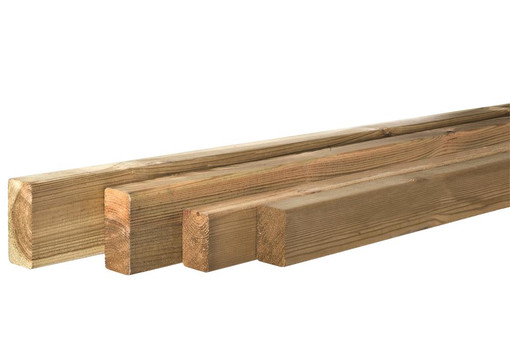 <BIG> <B> R&egrave;gle rabot&eacute;e 4.4 x 6.8 x 390 cm. </B> </BIG>