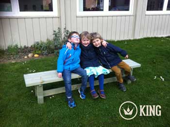 <BIG><B>KING ® KLEUTER / KIND Tuinbank 180 cm</B></BIG>