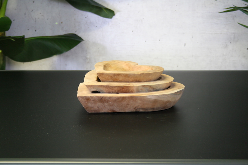 Heart-shaped teak bowl set