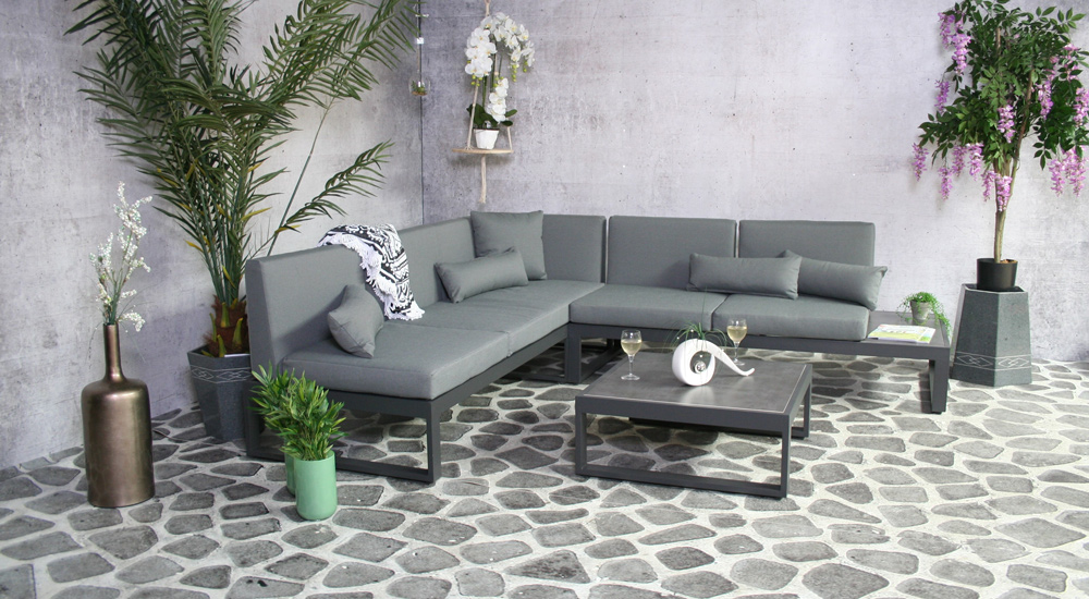 <BIG><B>Alun de Malaga. Ensemble de salon</B></BIG>