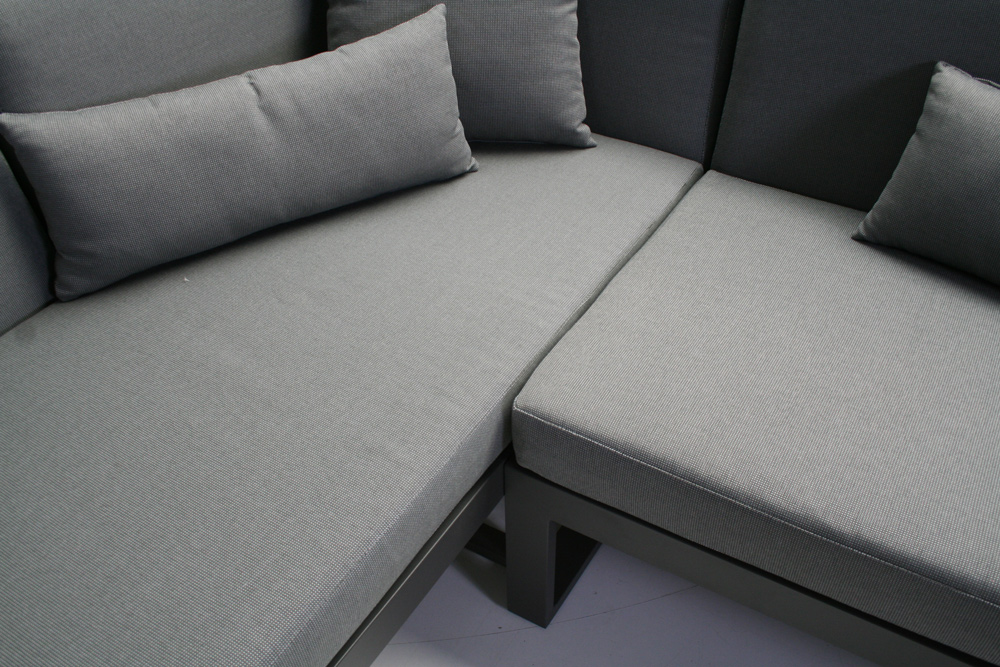 <BIG><B>Alun de Malaga. Ensemble de salon</B></BIG>