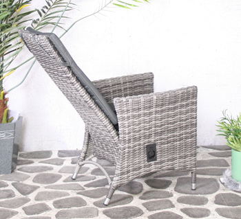 <BIG><B>Chaise r&eacute;glable Rick avec coussin</B></BIG>