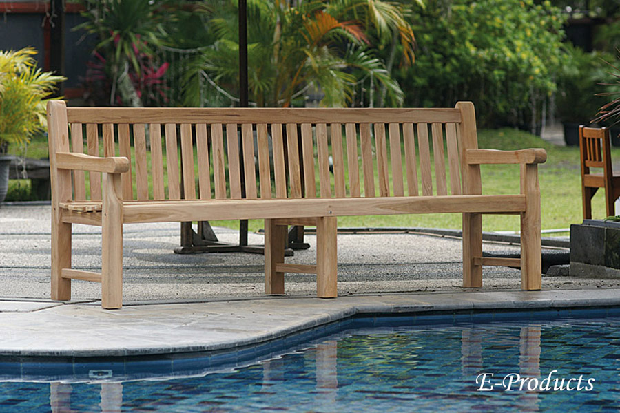 Tables de piquenique aux planches épaisses